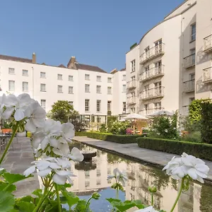 merrion.dublin-hotelsweb.com/